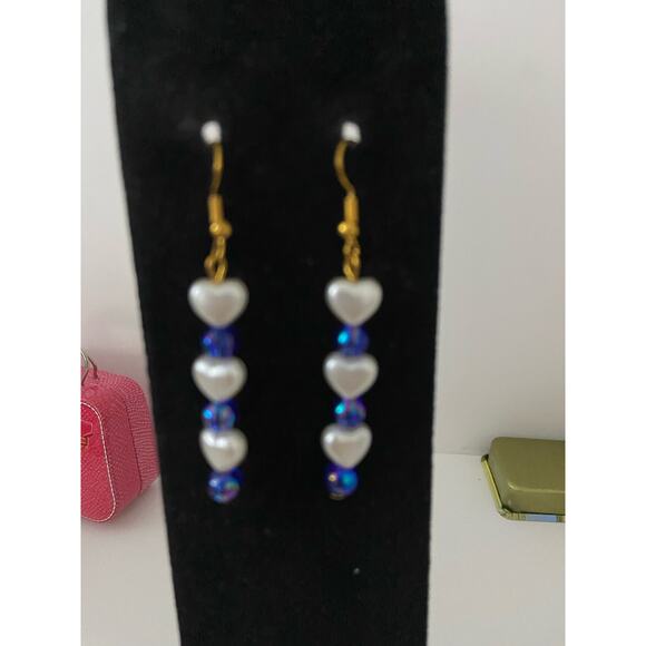 White heart earrings - Picture 1 of 4